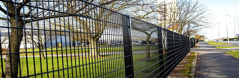 868-mesh-fence.jpg