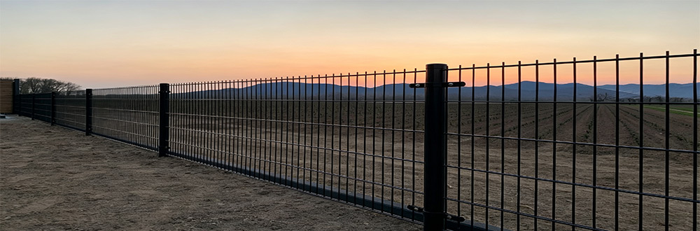 868fence.jpg